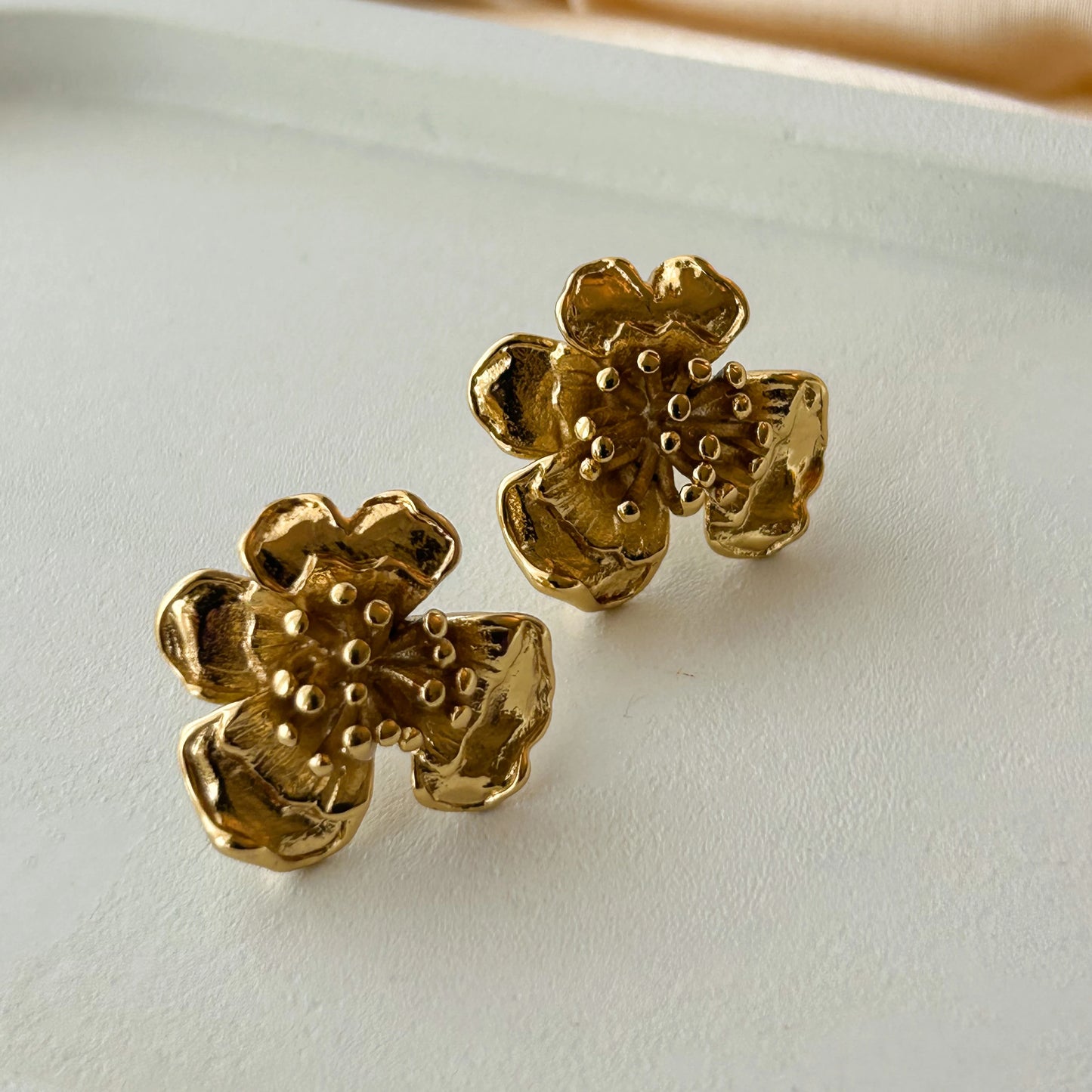 Golden Daisy Flora Studs