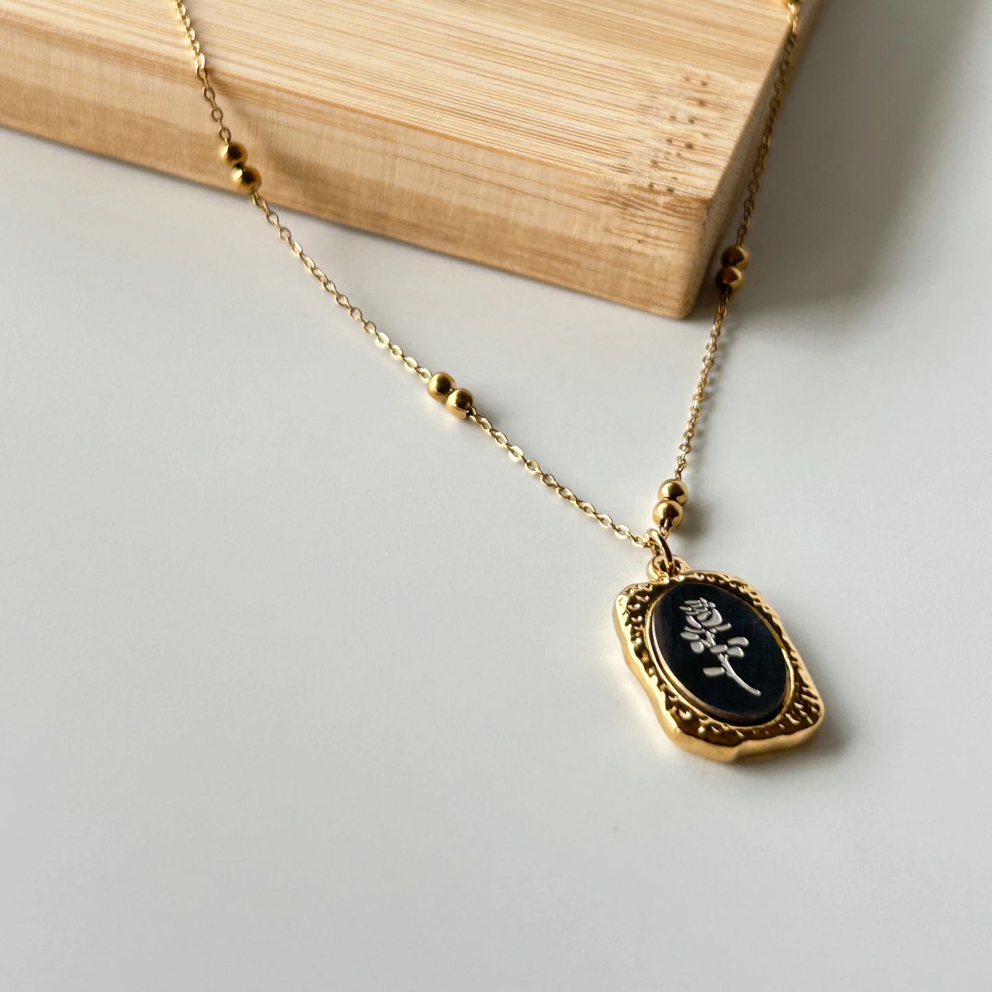 Solid Rose Bloom Necklace