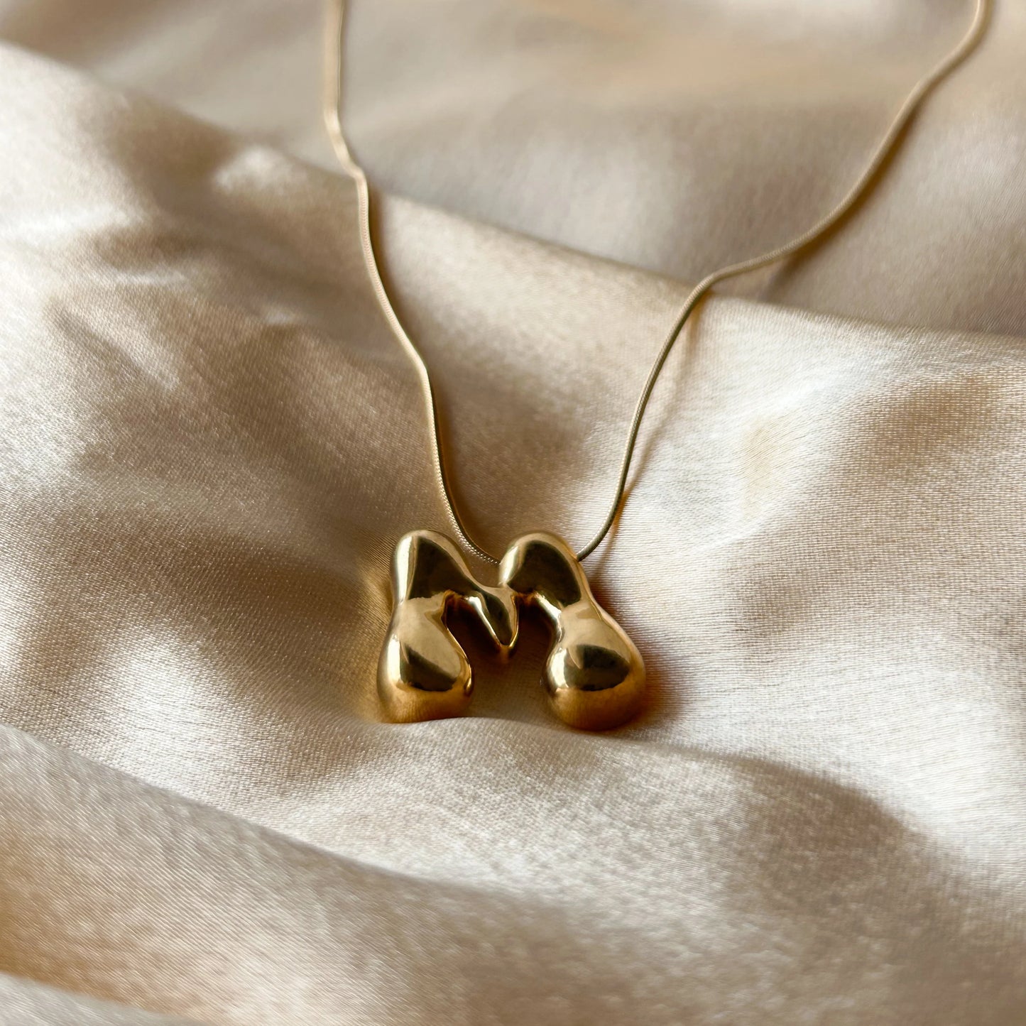 Bubble Initial Necklace (M)