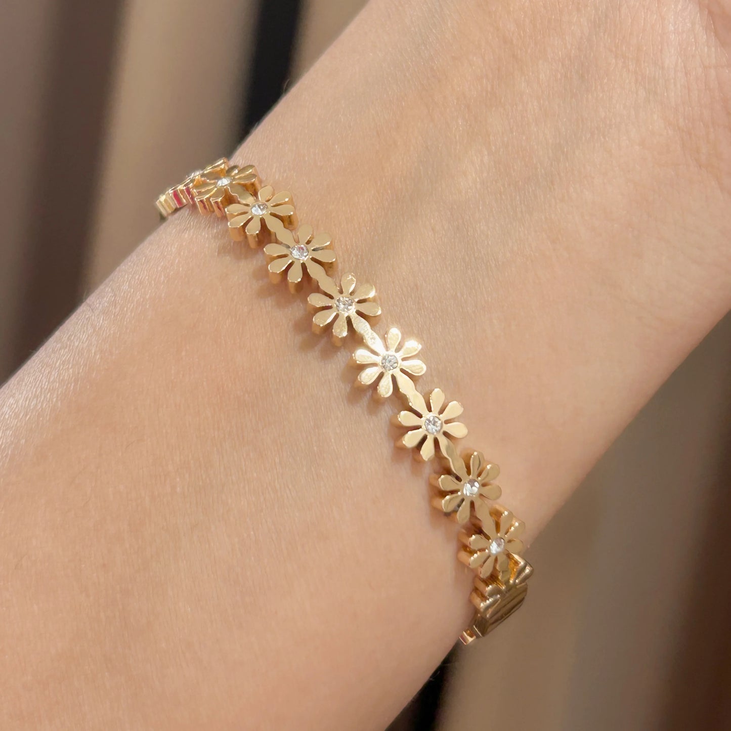 Daisy Gold Bangle