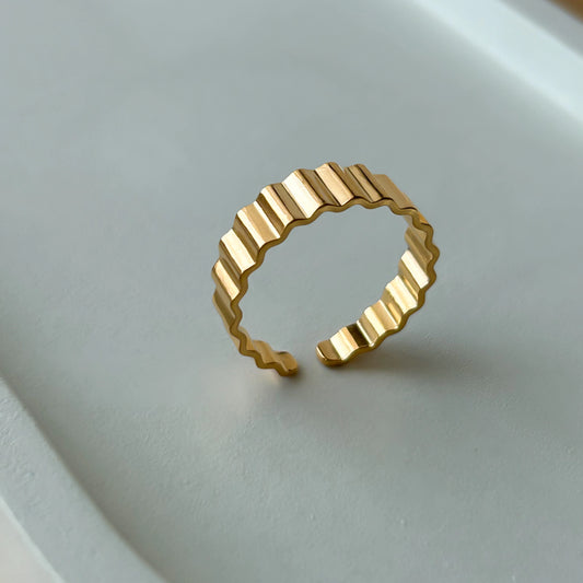 Dazzling Gold Band