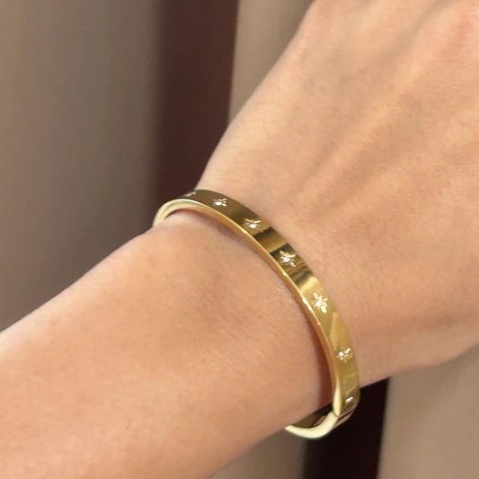 Diamond Studded Gold Bracelet