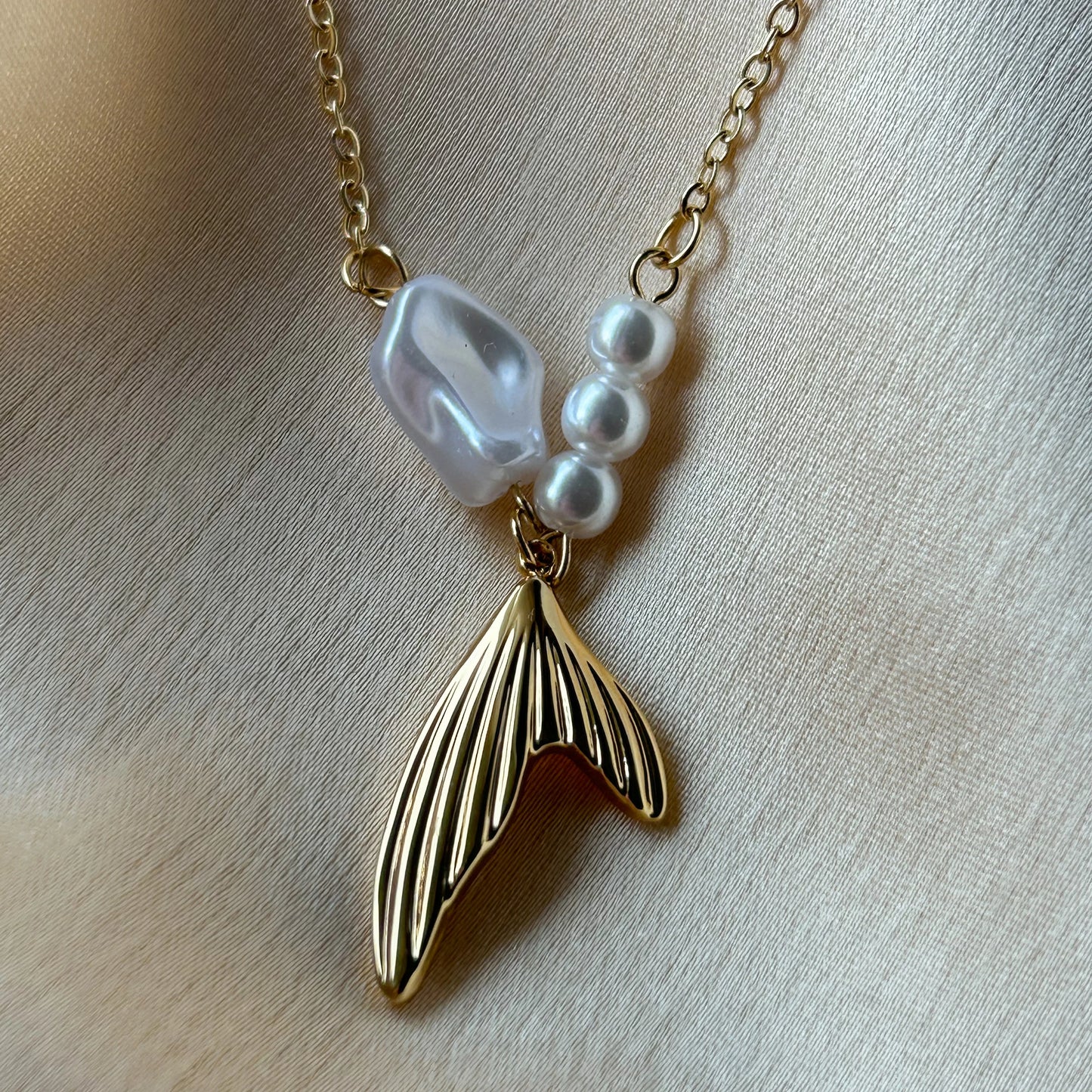 Fish Tail Pearl Necklace