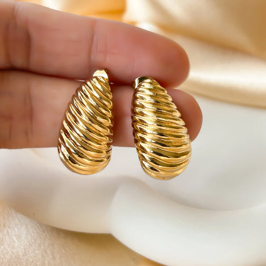 Golden Shell Studs