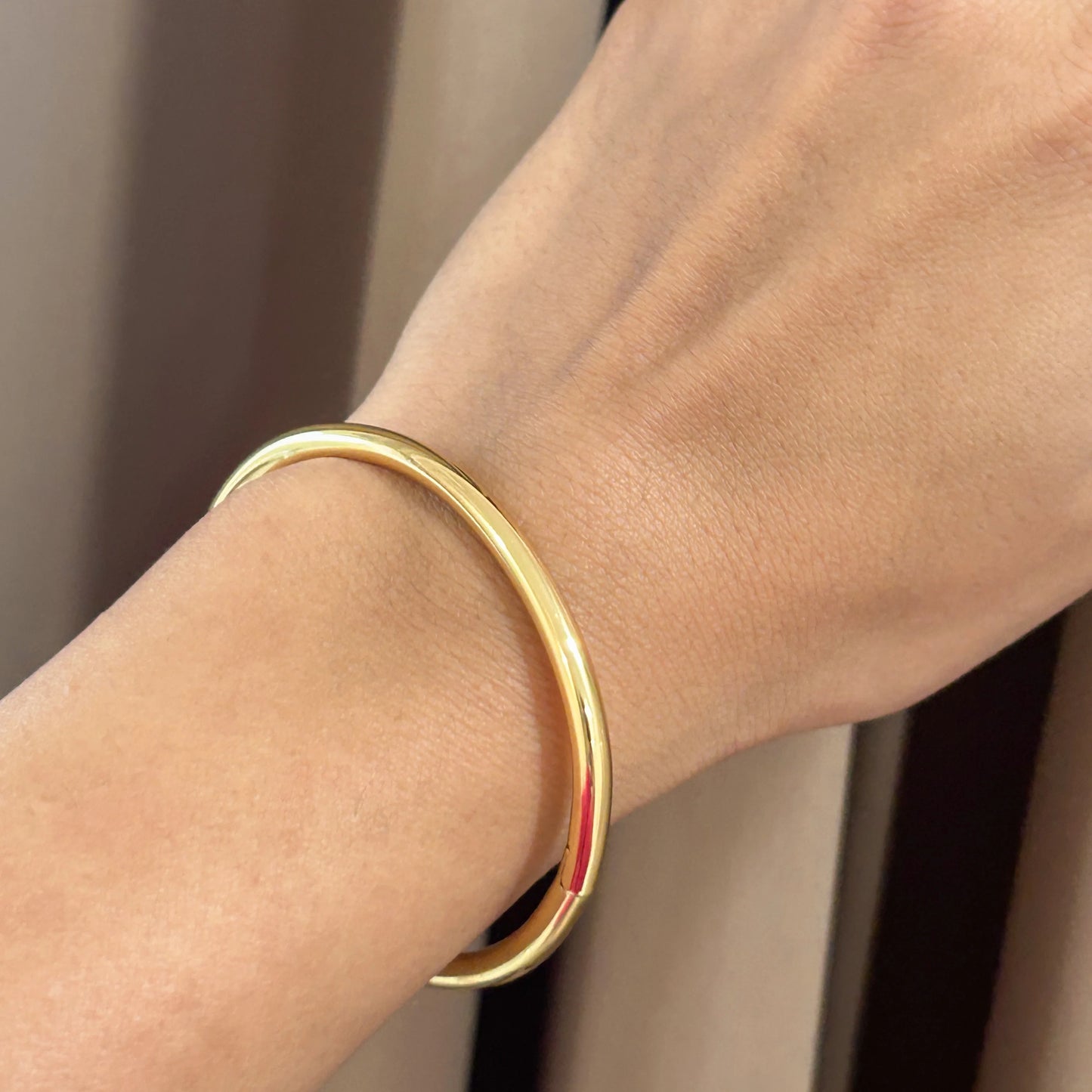 Sleek Simplicity Gold Bracelet