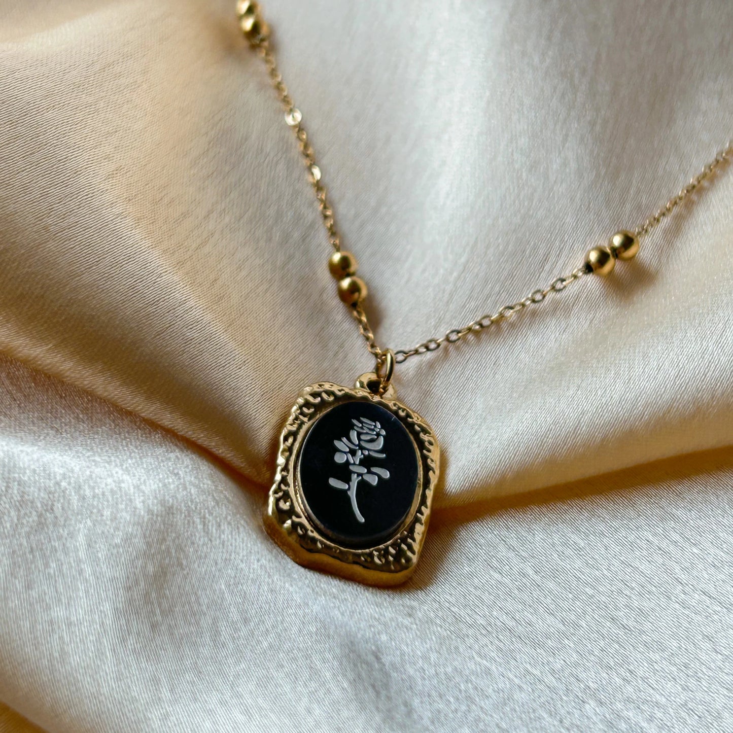 Solid Rose Bloom Necklace