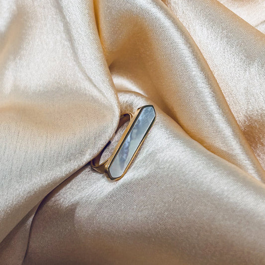 White Bar Minimal Gold Ring